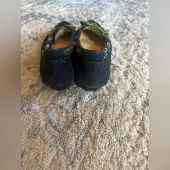 Me Too Navy Suede Moccasin Flats with Green Velvet Bow Detail Women’s Size 7 - Picture 5 of 7